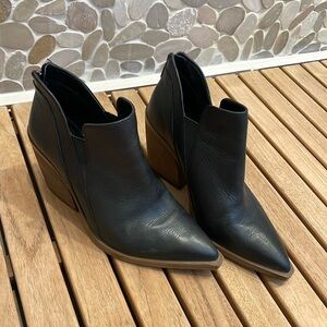 Women’s Vince Camuto black bootie